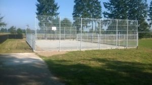 Wojska - ogrodzenie boiska z paneli ocynkowanych i podmurówki betonowej - Zdjęcie 3