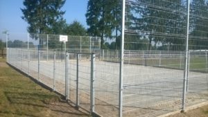 Wojska - ogrodzenie boiska z paneli ocynkowanych i podmurówki betonowej - Zdjęcie 4